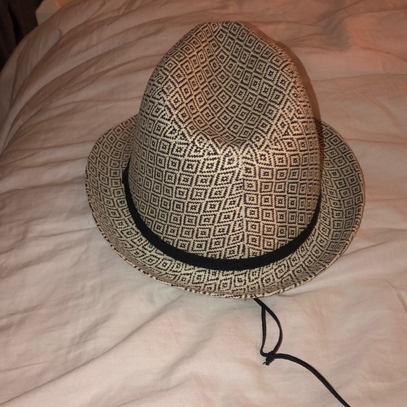 paper fedora - Picture 3 of 4